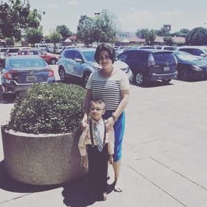 Meet your Posher, Debora